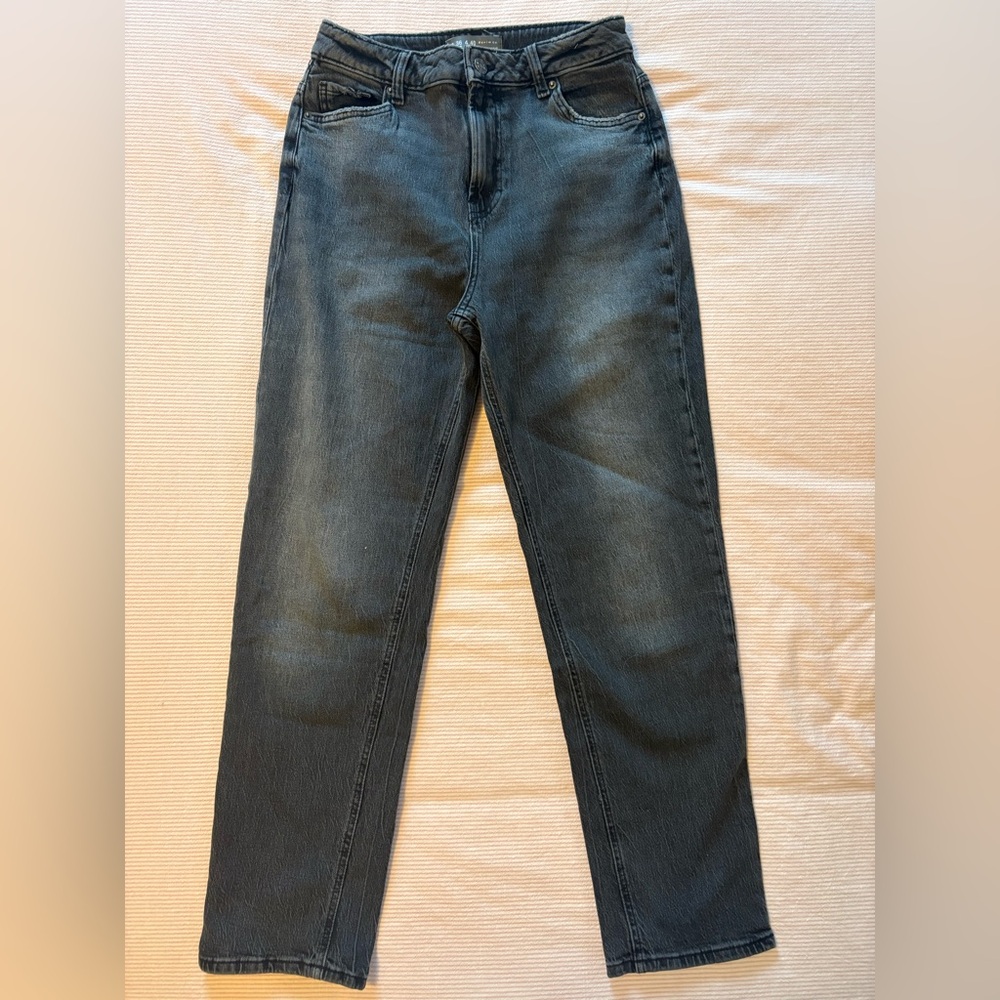 Woman’s Black Jeans
